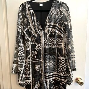 VENUS Black and White Geometric Dress